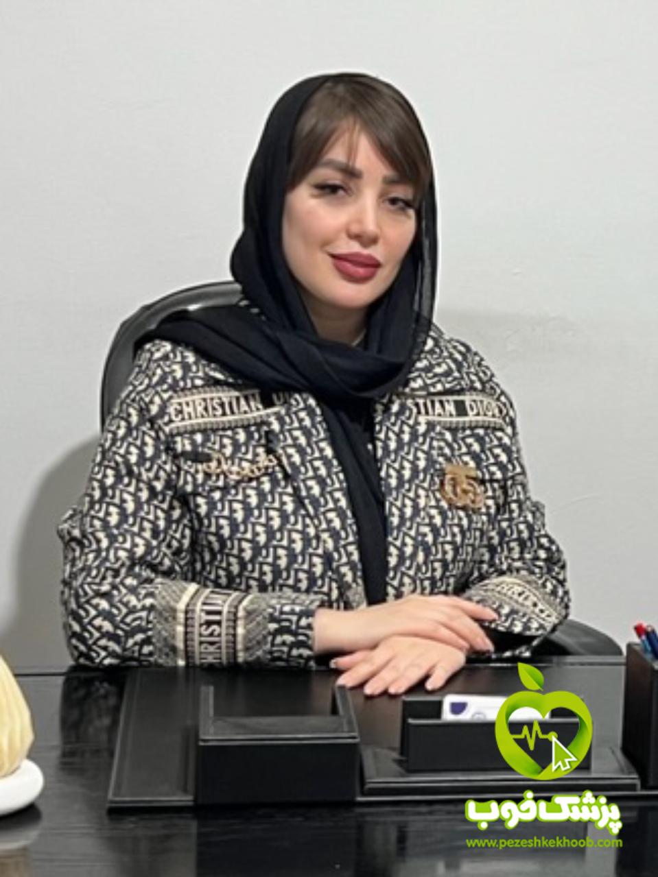 بهناز سادات حسینی