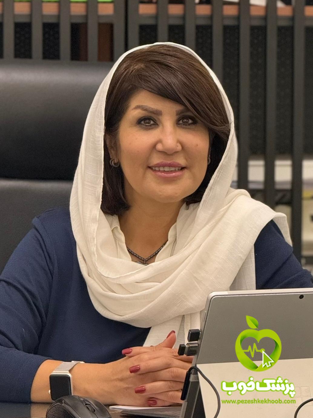 عصمت (نیلوفر) سلمانی نژاد