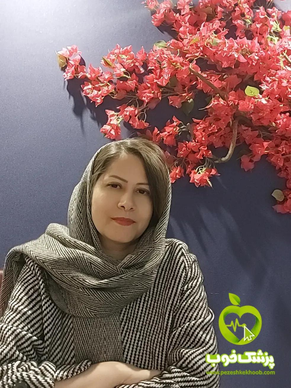 منیژه صادری