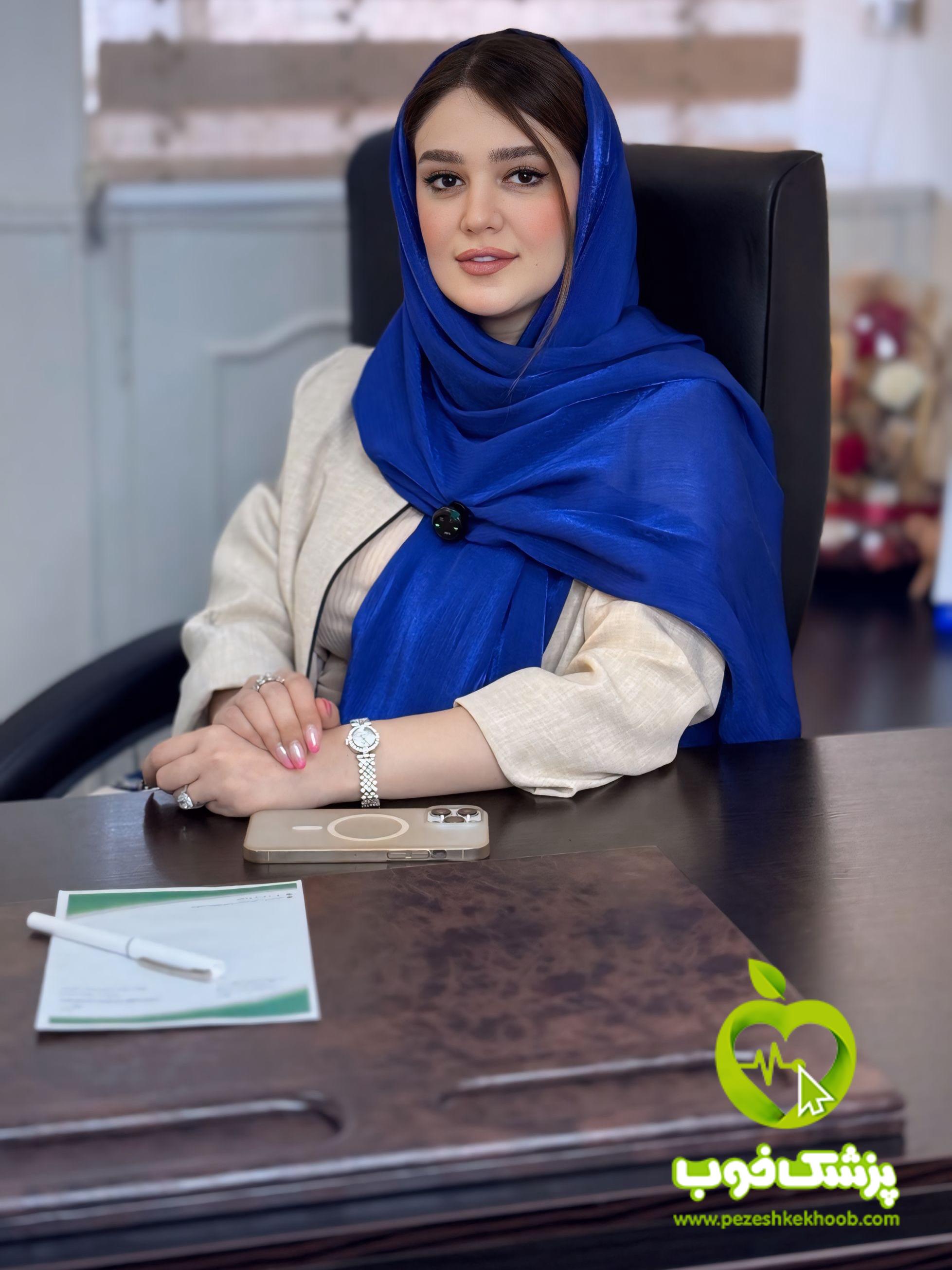 مینو گلاب زاده