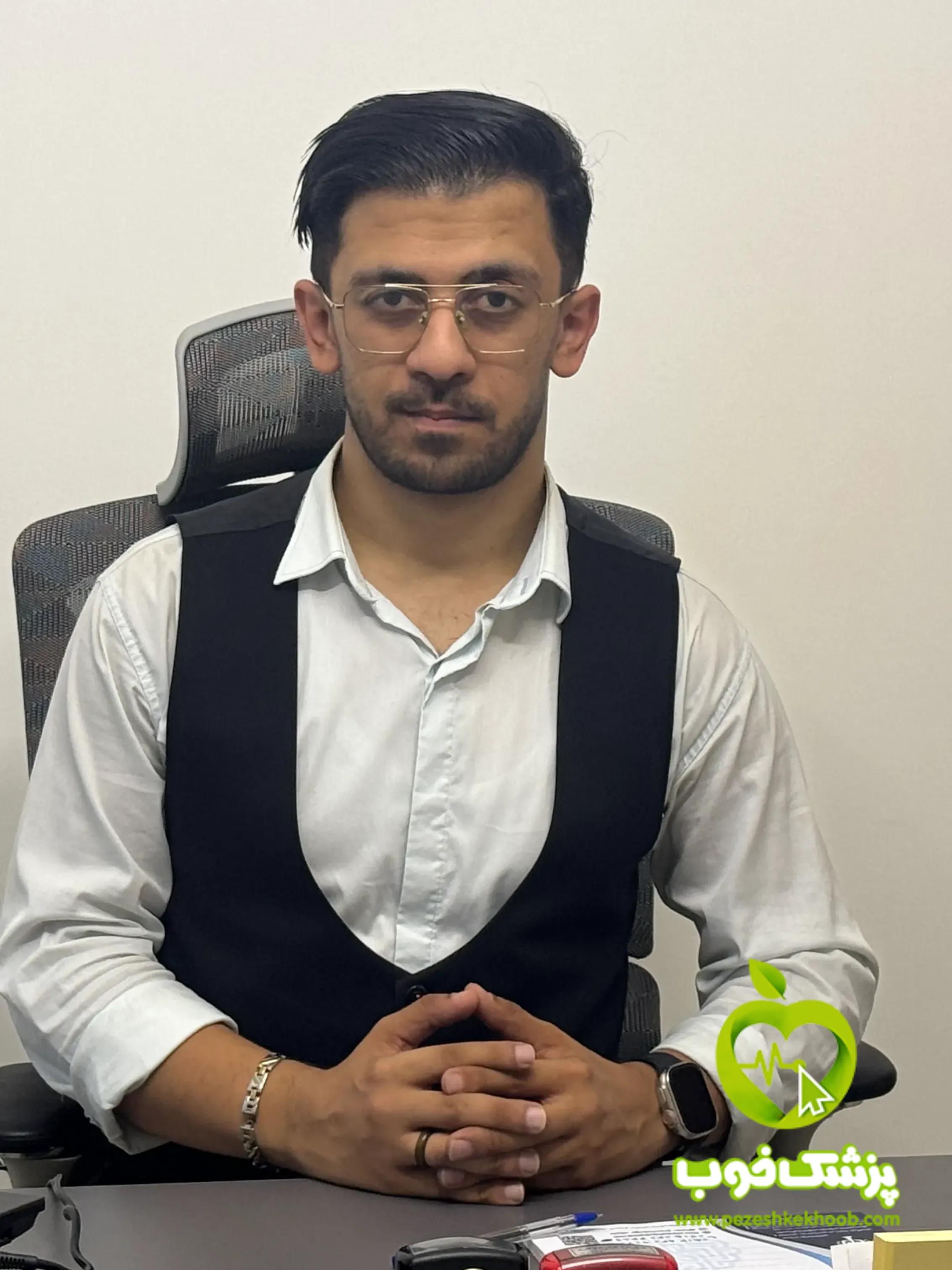 دکتر نوید حسینی آرین