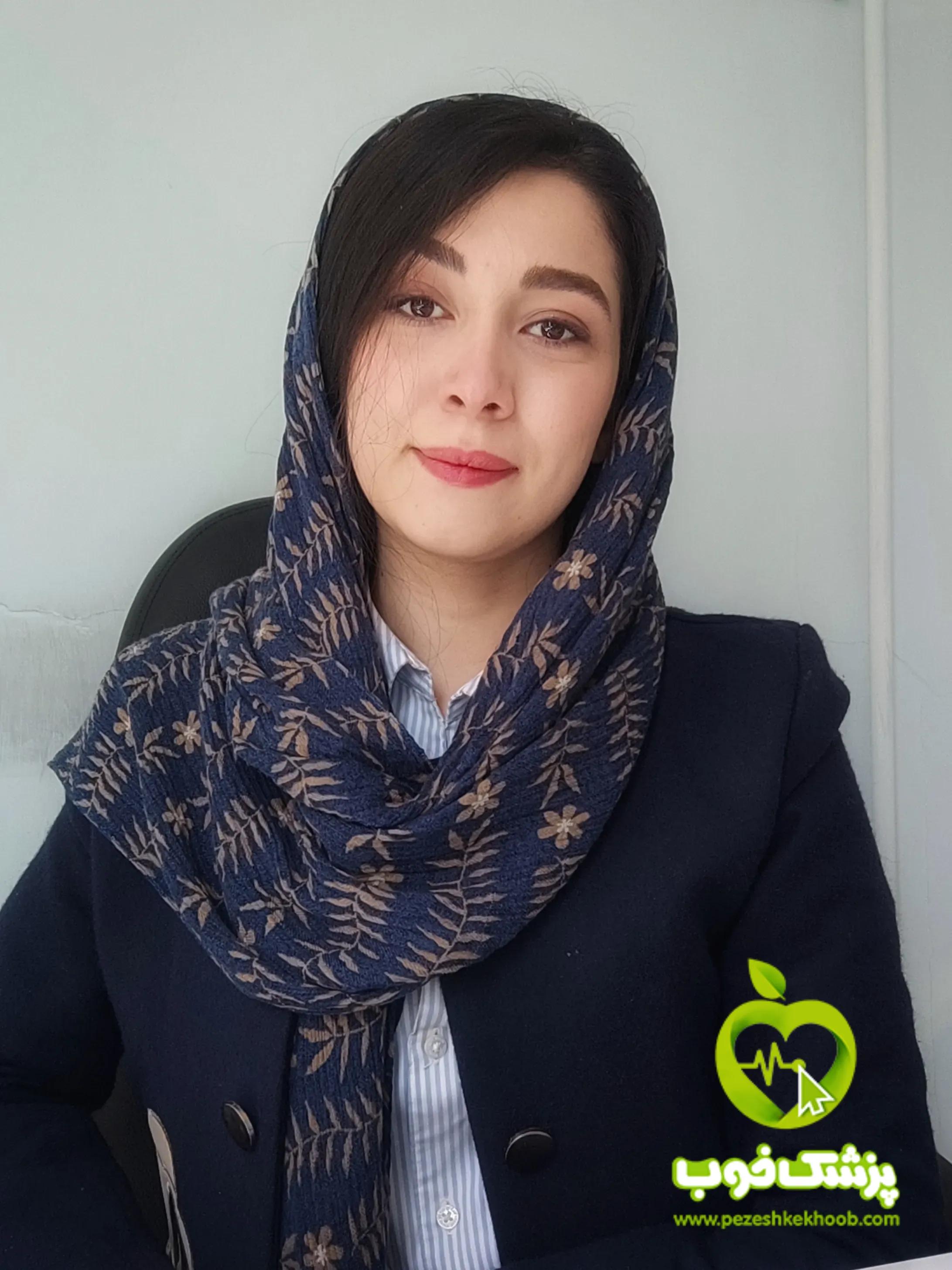 نازنین ایوب زاده
