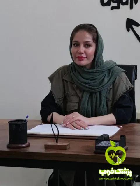 نازنین آذر