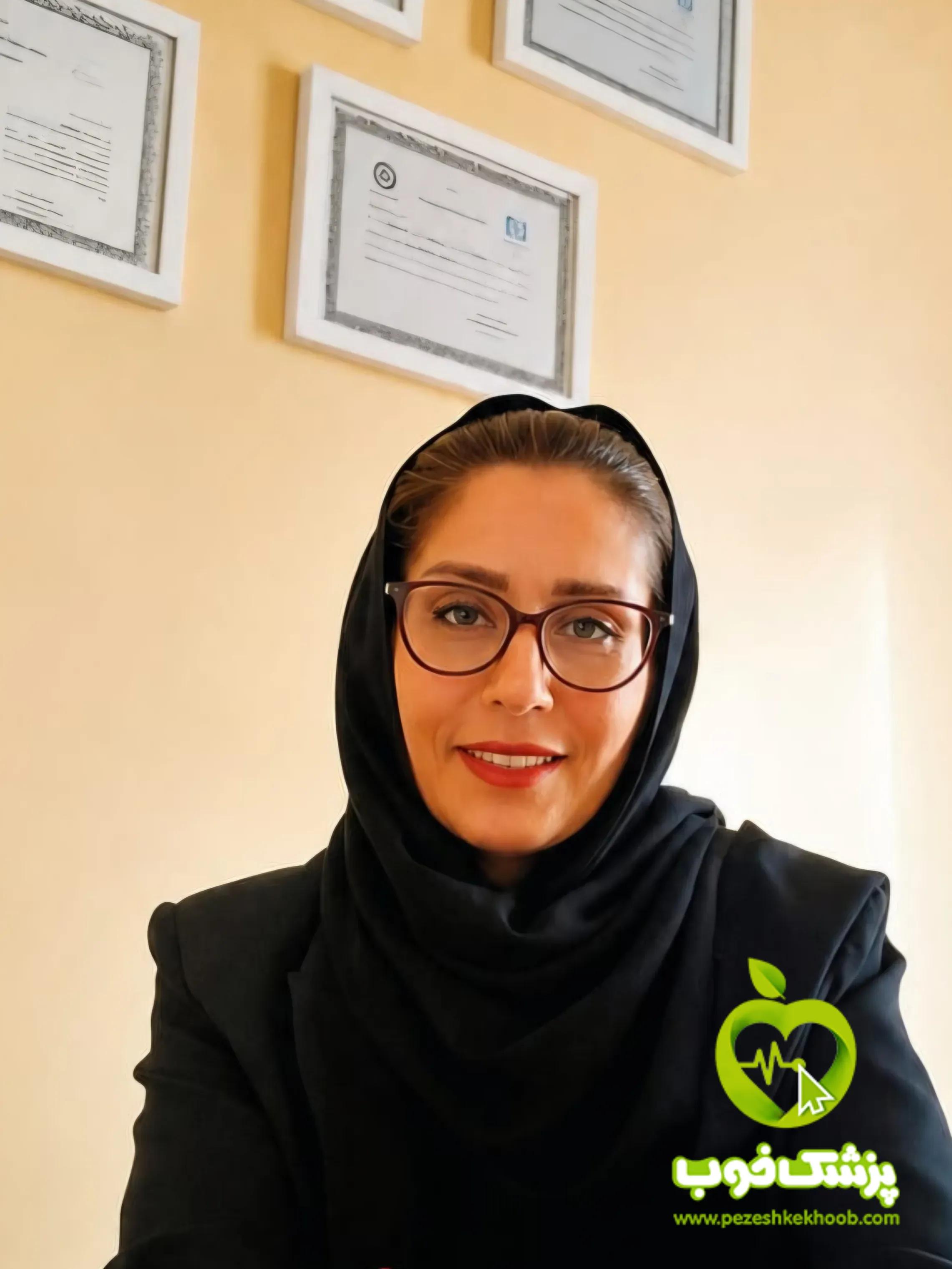 دکتر نیلوفر نیکبخت