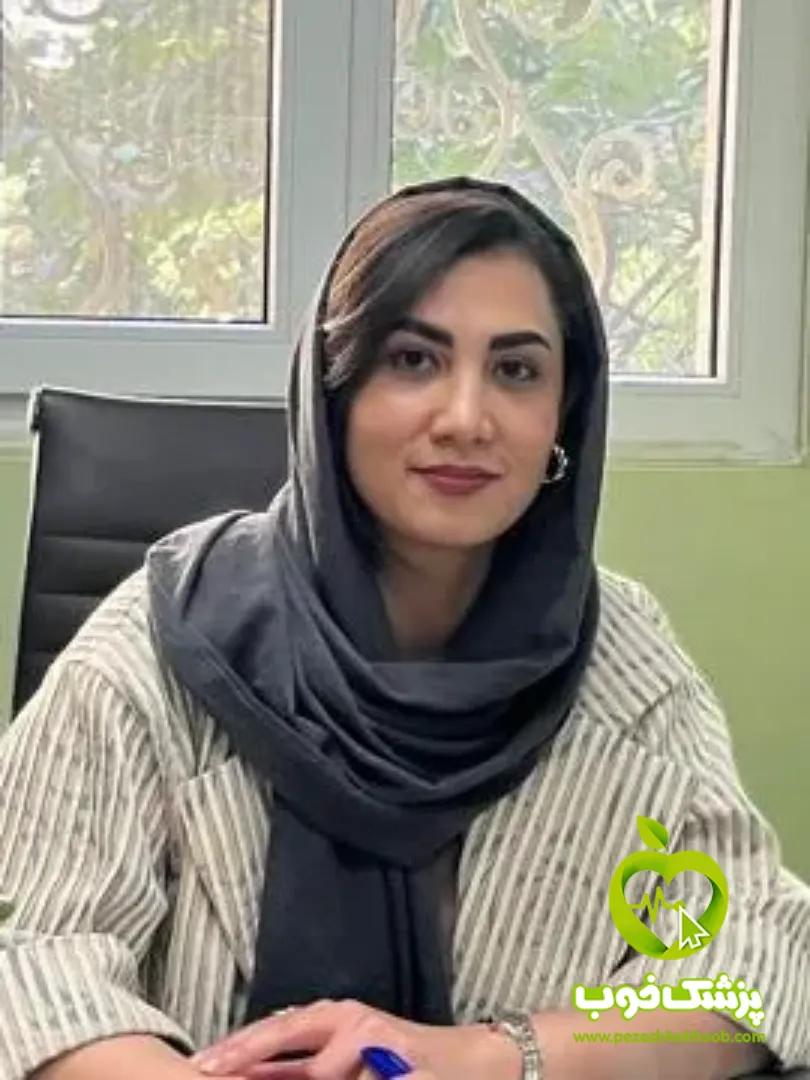 سیده مهسا سادات